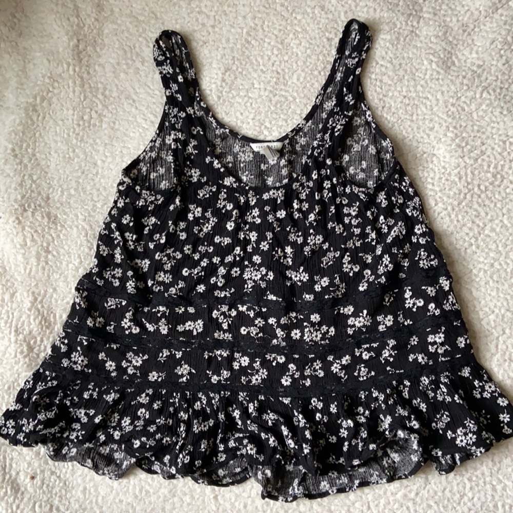 Forever 21 Floral Tank-top in Size M